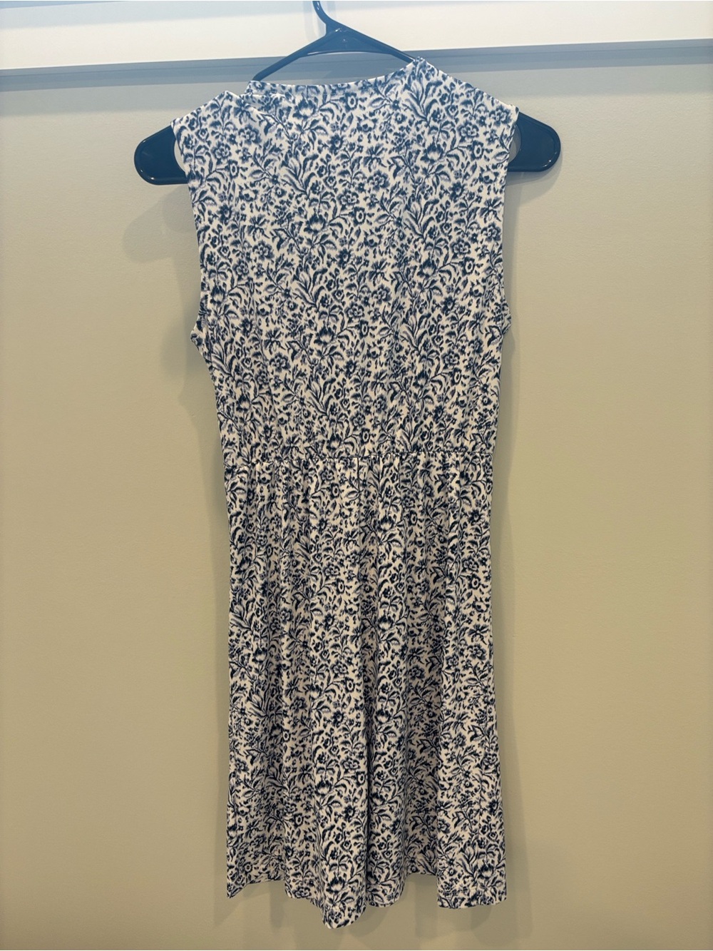 Banana Republic Navy and White Floral Wrap Dress - Picture 3 of 4